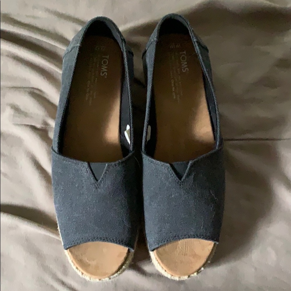 TOMS wedges sandals size W10